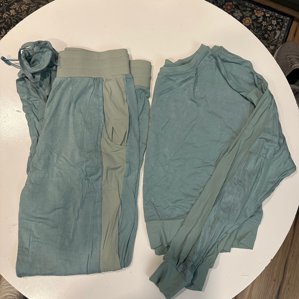 P'tula hannah bowers Lightweight Lounge Set - Top & Pants